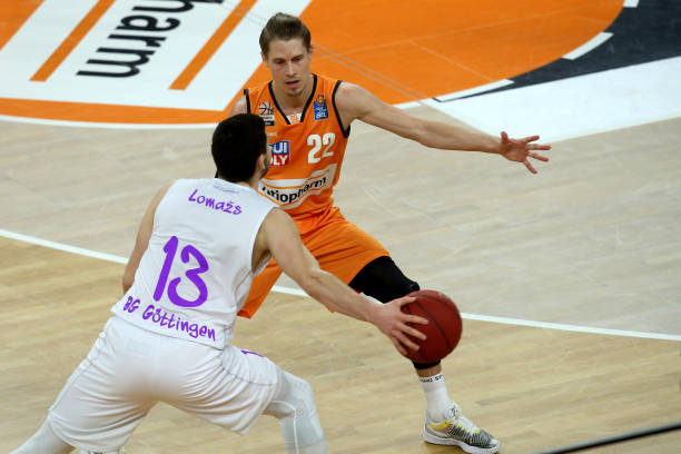 决半决赛 决半决赛