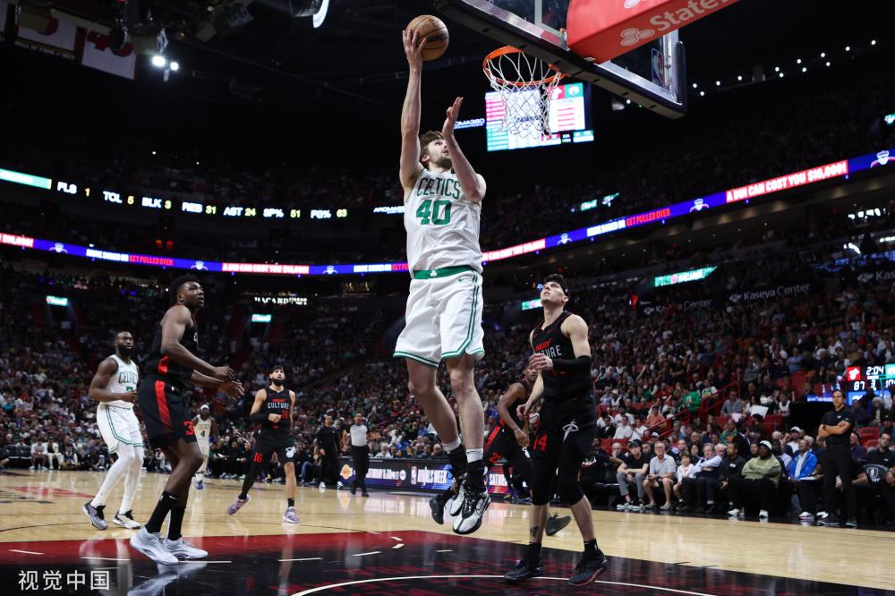 国足主力11人初现端倪后防存一变数郑智担重任.