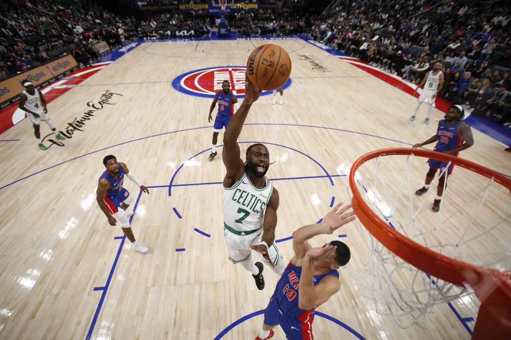 邮报：皇马想让阿诺德踢世俱杯，但需要利物浦&英超&西甲同意.